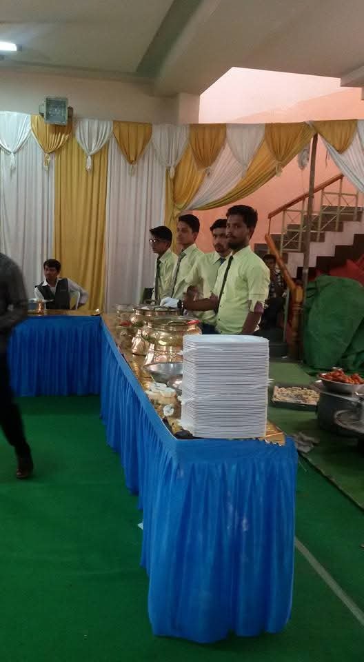 बुफे सर्व्हिस टीम