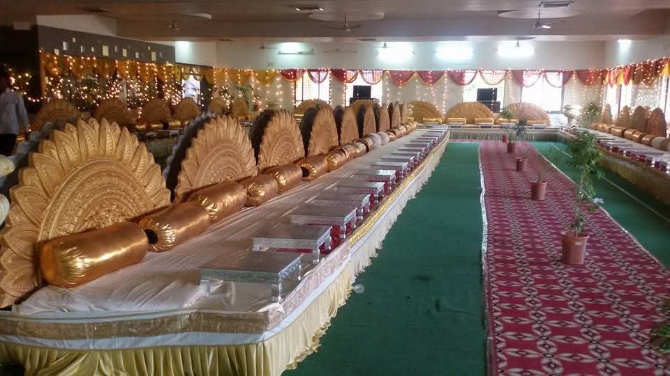शाही भोजन मांडणी