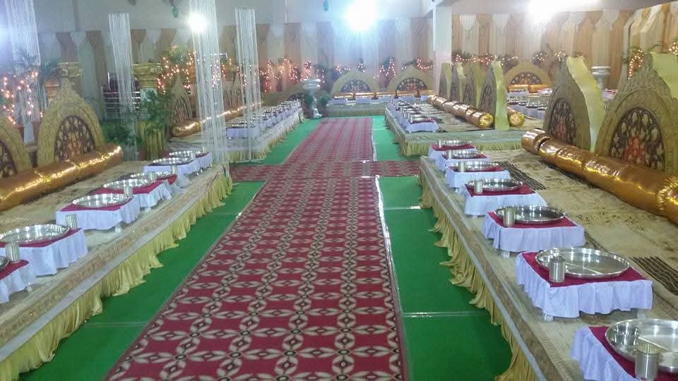 भव्य जेवणावळ सजावट